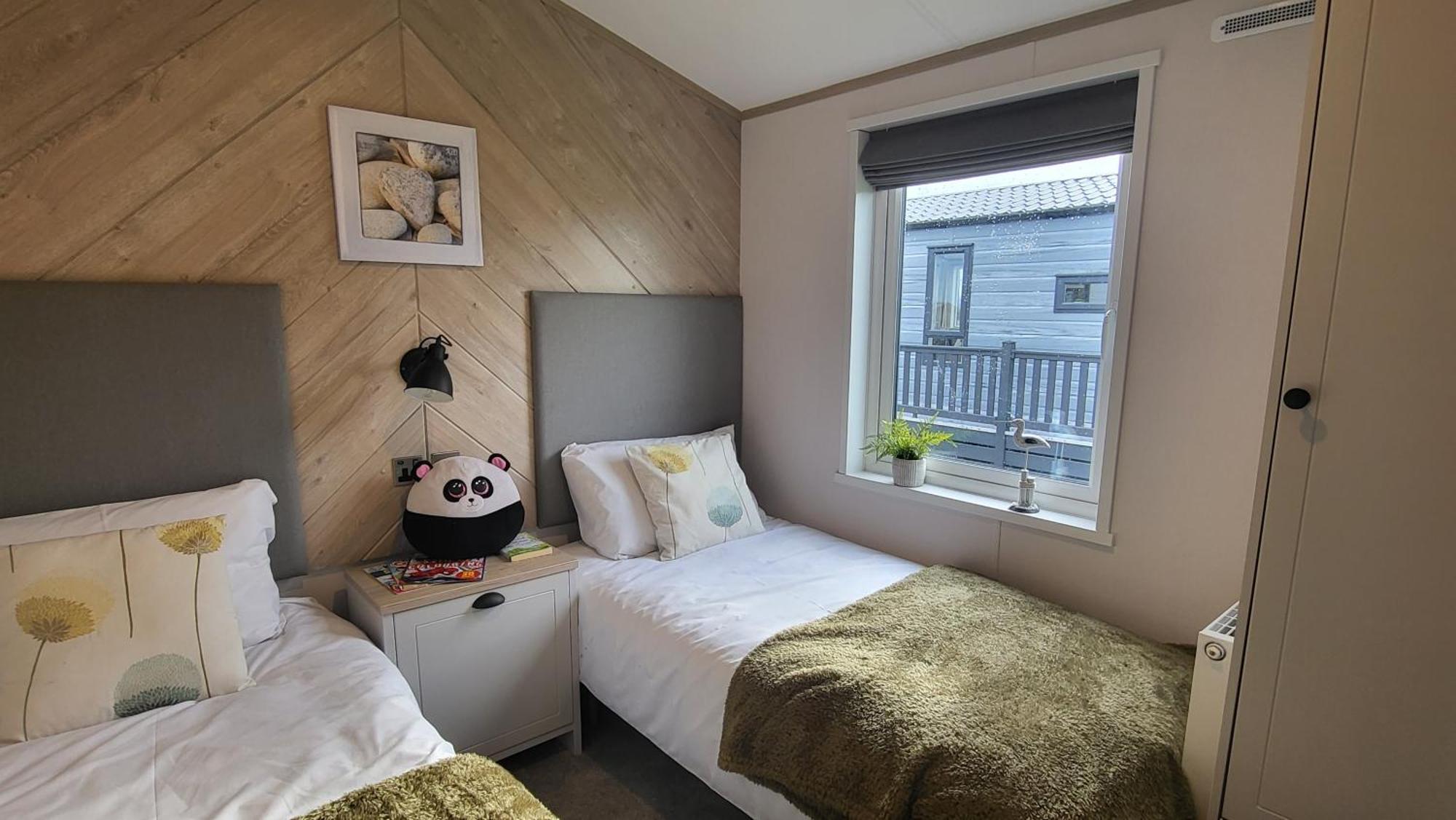 Honeycomb Lodge - Holiday Home 5 Min From パドストウ エクステリア 写真