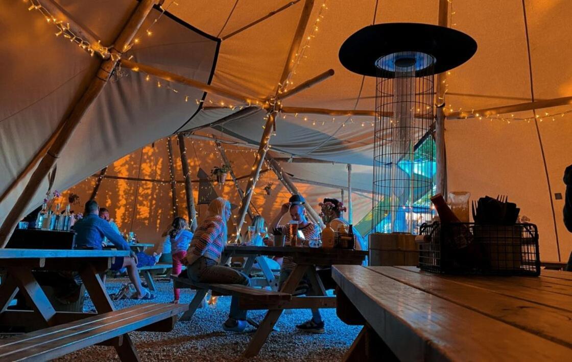 Honeycomb Lodge - Holiday Home 5 Min From パドストウ エクステリア 写真